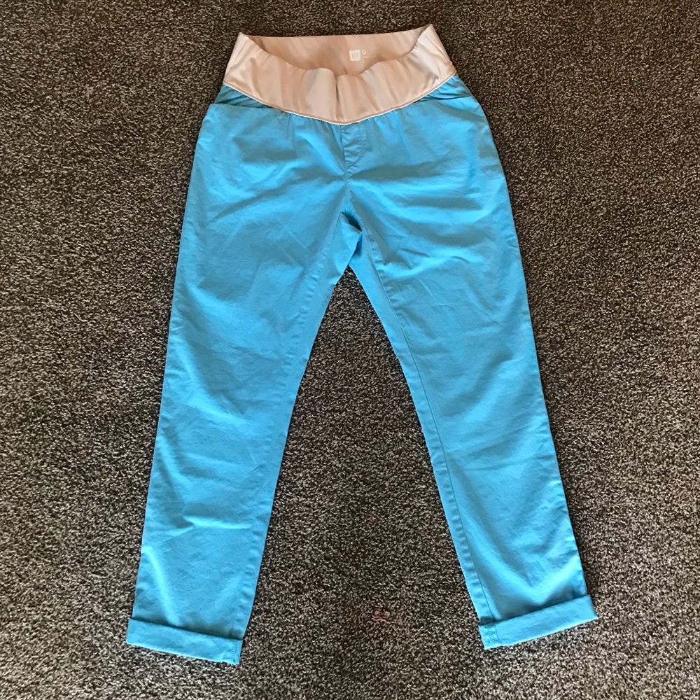 Maternity Gap Girlfriend Khaki- Size 0